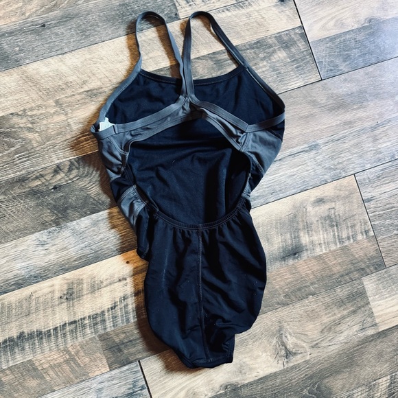Nike Hydrastrong Black and Gray Swimsuit - Picture 4 of 5
